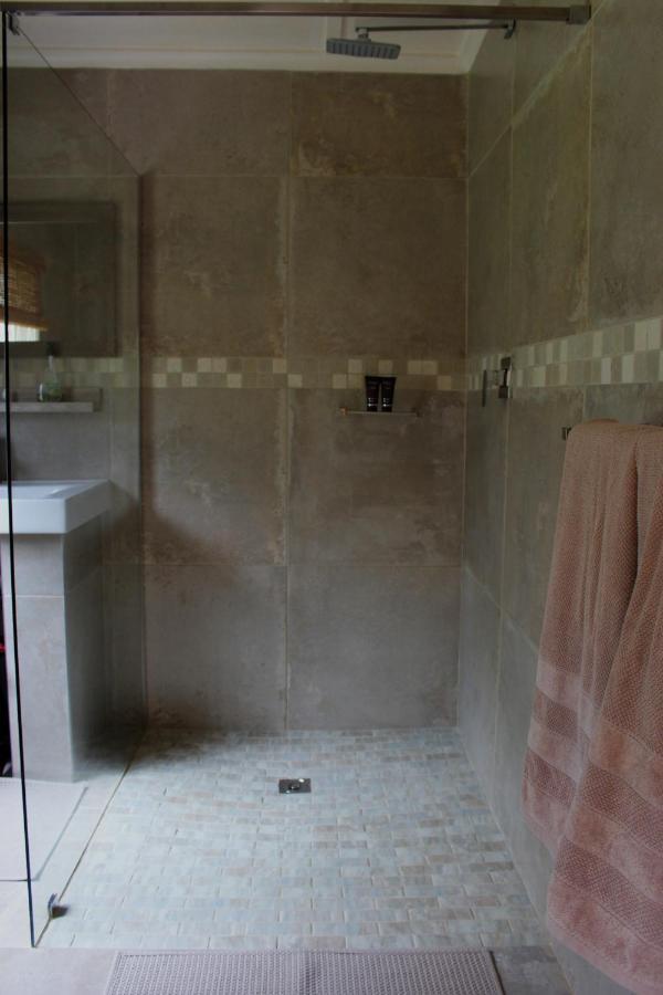 Bietjie Rus Guest House Адо Екстериор снимка